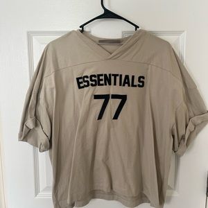 essential tshirt! no scam bought of pacsun!